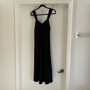 Amelia’s Black Night Gown